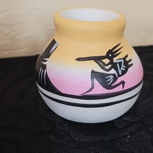 Mini Ceramic Pot. Signed Elsiel Dine ; Southwestern Pottery; Folk Art;  2"